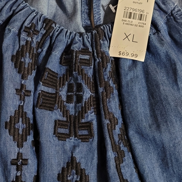 Embroidered Romper - Picture 2 of 2